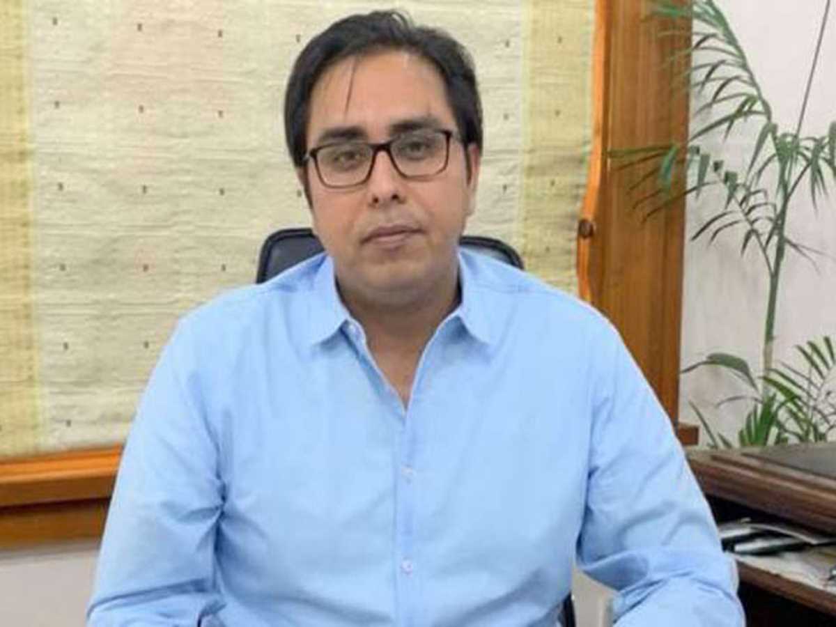 पुलिस हिरासत में उनके चीफ ऑफ स्टाफ को प्रताड़ित किया गया : इमरान